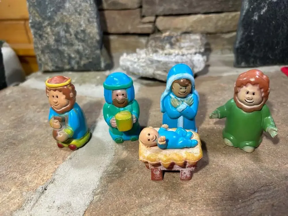 Plastic Nativity Figures Mary Joseph Jesus and two wise guys